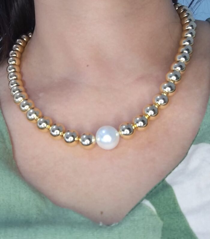 Colar com Esferas Lisas e Pérola Shell